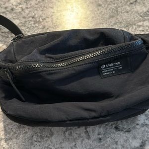 Lululemon Clean Lines belt bag